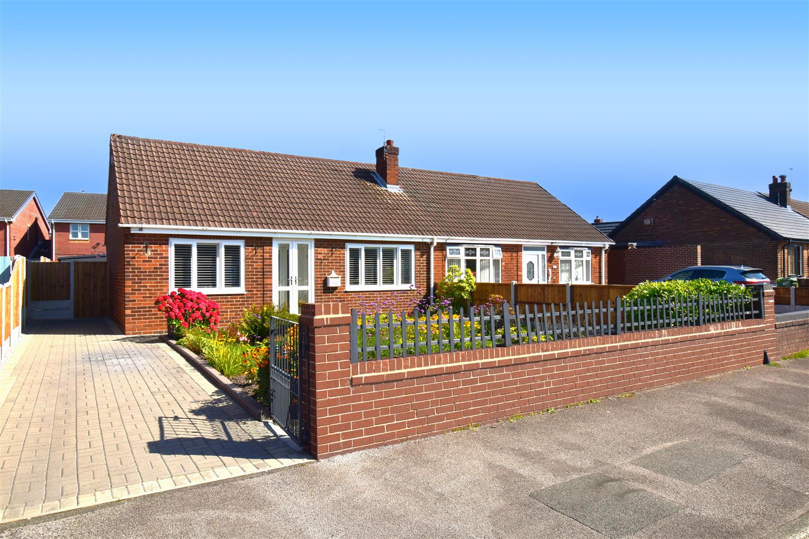 Property Details Charlesworth Estates